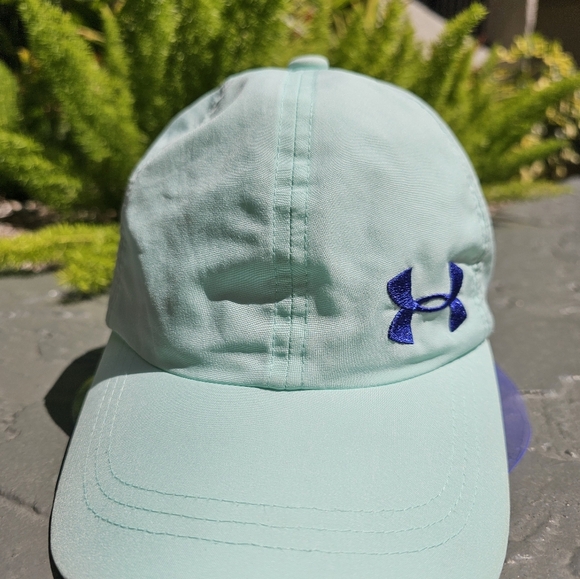 Youth Under Armour Seafoam Green Baseball Hat - Like New - Picture 2 of 10